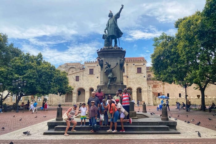 Punta Cana : excursion à Saint-Domingue avec déjeuner et cénotes