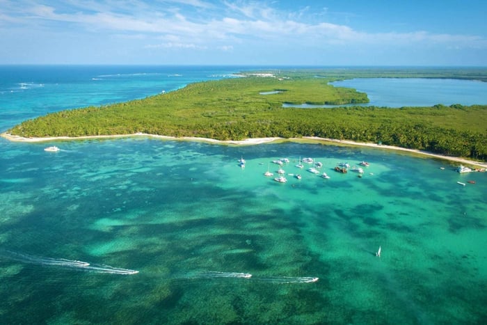 Punta Cana: Katamaran-Tour mit Essen, Getränken und Schnorcheln