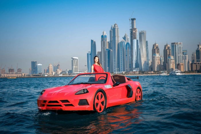 30 MINUTES JET CAR ACTIVITY IN DUBAI MARINA
