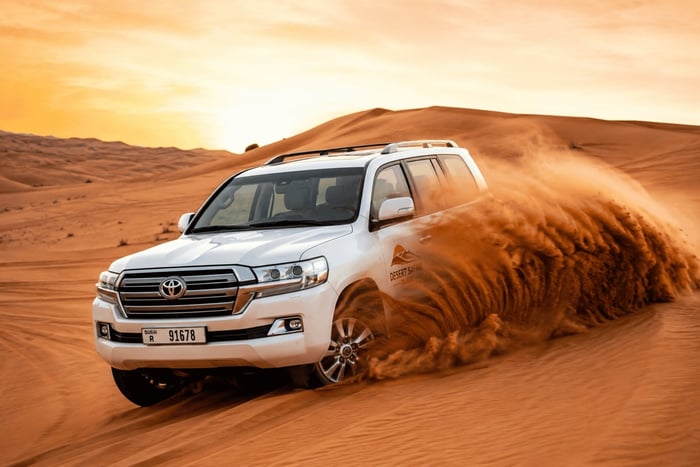 Dubaj: Pustynne safari z jazdą na wielbłądzie, jazdą na quadzie i kolacją z grilla