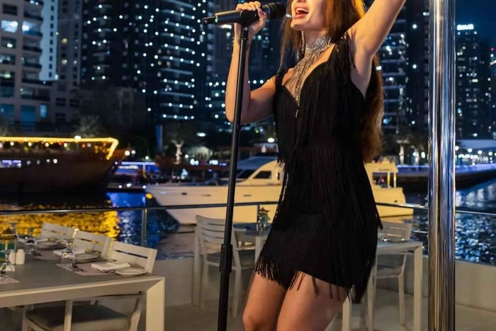 Dubái: paseo en barco con cena y vistas de Ain Dubai y JBR
