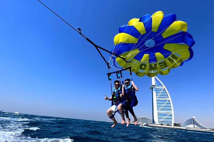 Dubai: Burj Al Arab Parasailing, Ice Cream, Pics, and Videos