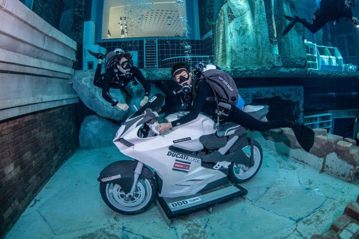Dubaj: Odkryj nurkowanie dla początkujących w Deep Dive