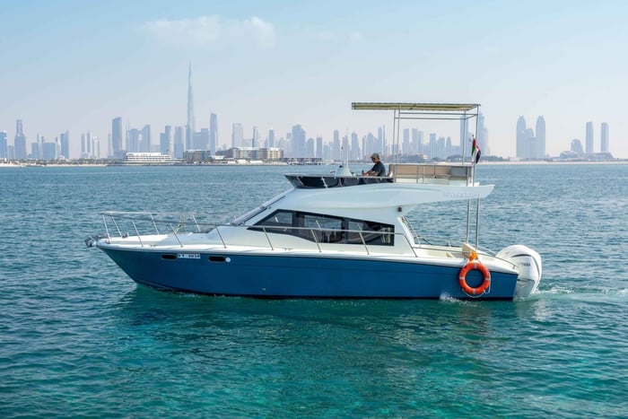 Aluguer de iate exclusivo no Dubai para até 12 pessoas