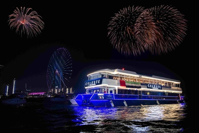 Dubai: Middagscruise med show og åpen bar ved solnedgang i marinaen