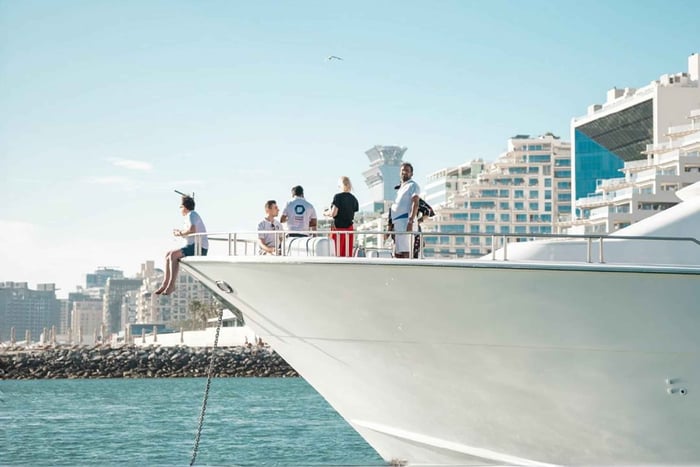 Dubai Morning Yacht Burj Al Arab Tour with Bites & Drinks