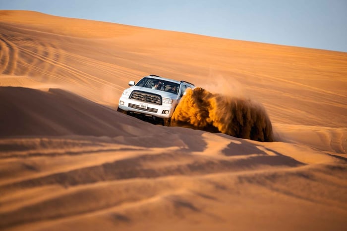 Dubai: Premium Red Dune Safari with Sandboarding & BBQ