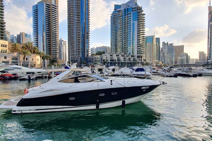Dubai: Private Boat Cruise from Dubai Marina up to 12 people