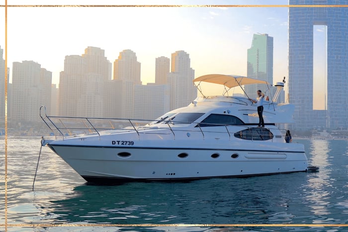 Dubai: Private Luxury Cruise on a Stylish 50ft Yacht