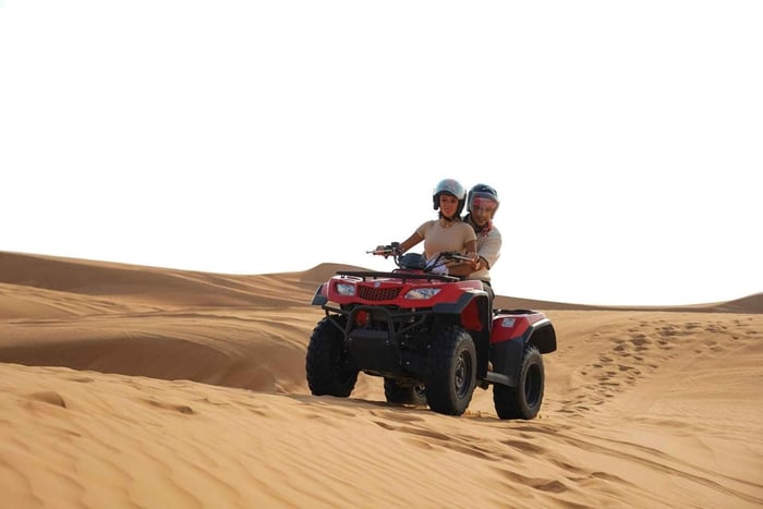 Dubaj: Safari na quadach, wielbłądy i obóz z kolacją BBQ