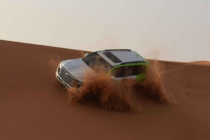 Dubái: safari por las dunas rojas, quad, paseo en camello y cena barbacoa