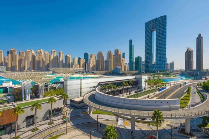 From Ras Al Khaimah: Private Dubai Highlights SUV City Tour