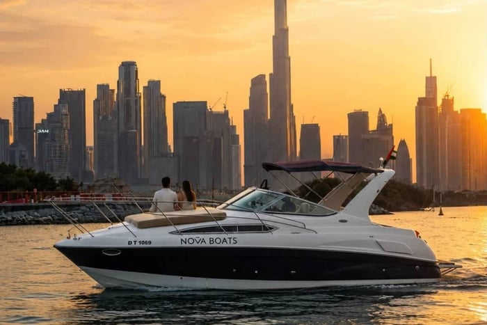 Privat sightseeing-båttur i Dubai Water Canal