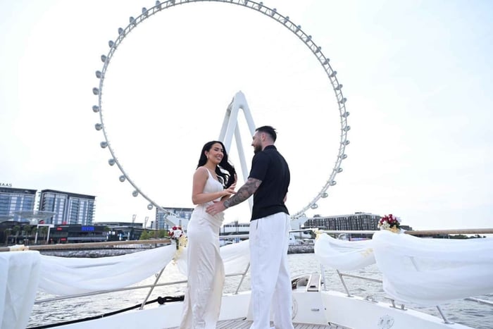 Romantic Proposal On a Luxury Yacht in Dubai