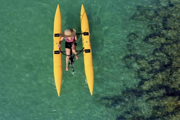 Esperienza in bici d'acqua con vista sul Burj Khalifa