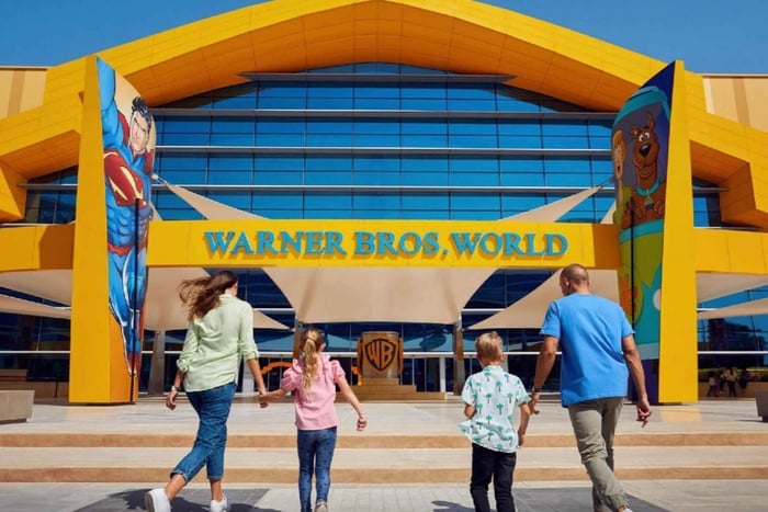 Dubai: Sheikh Zayed Mosque & Warner Bros w/ Transfer