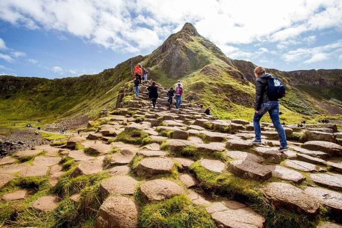 Dublin: Belfast (Titanic oder Taxi), Dunluce & Causeway-Ausflug