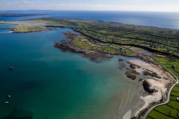 Dublin: Inishmore and Aran Islands Full-Day Tour with Flight