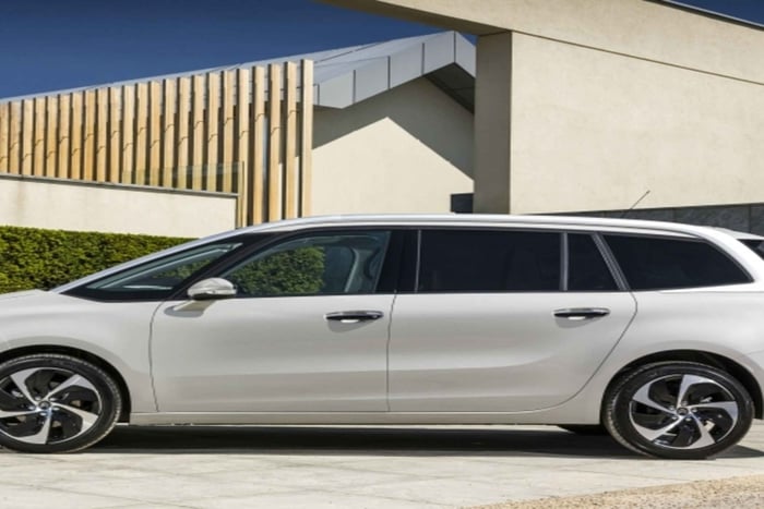 From Dublin Airport: 1-Way Private Transfer to Dublin