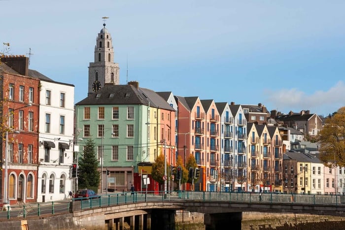 From Dublin:Cork,Cahir Castle,Rock of Cashel Tour in Spanish