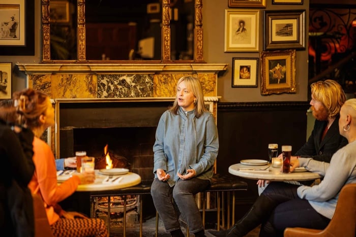 Dublín: tour guiado de narración irlandesa con bebidas y refrigerios