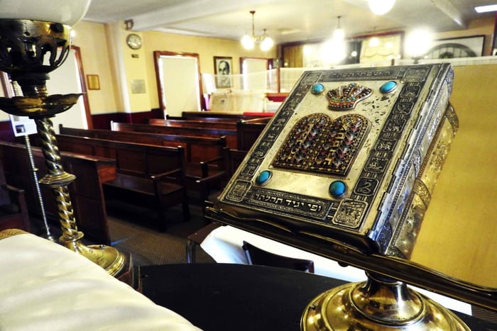 Jewish Dublin Private Walking Tour with Optional Transfers