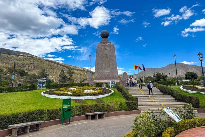 Кито за день: середина мира, канатная дорога, старый город
