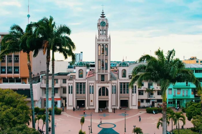 Machala: tour de la ciudad, Puerto Bolívar y plantación de plátanos
