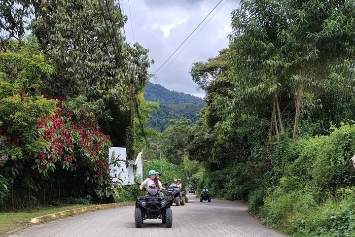 Mindo: tour privado en quad con pista de drifting y fotos