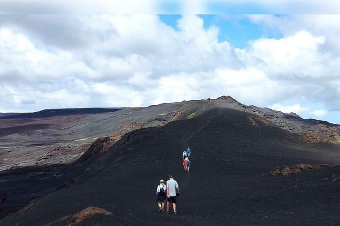 Puerto Villamil: Hiking Tour to Sierra Negra Volcano