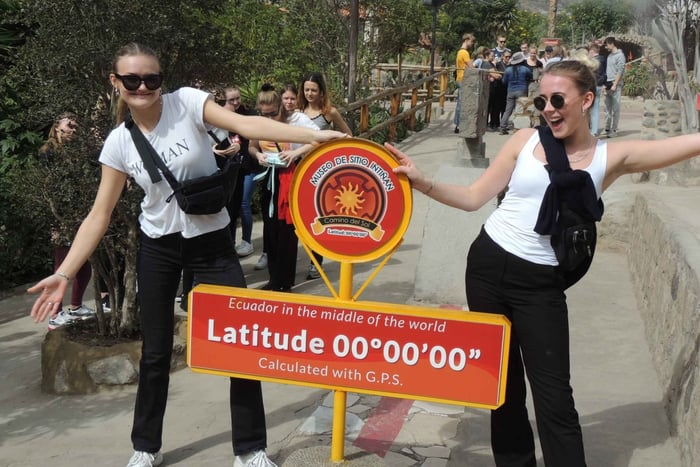 Quito: Equator Line and Hidden Gems Tour with Beer Tasting