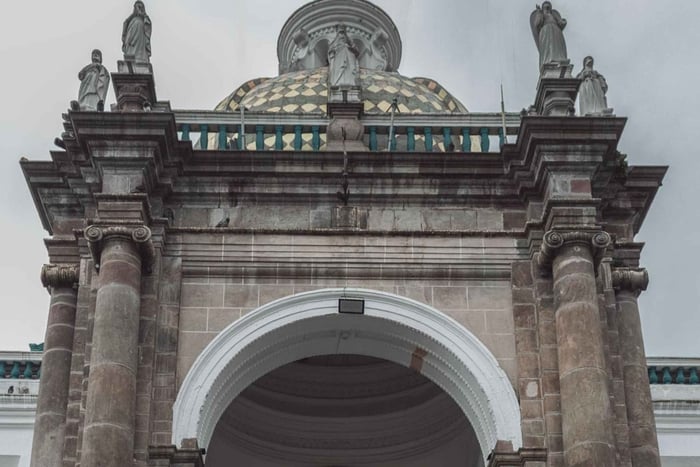 Quito Historic Center: Professional photoshoot in iconic locations