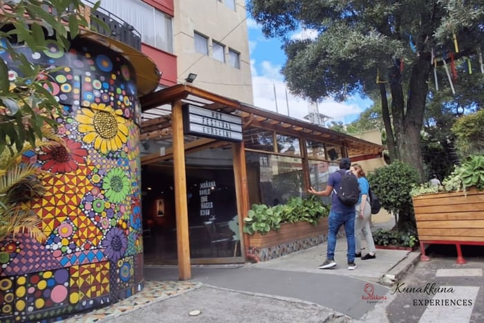 Quito: La Mariscal and La Floresta Walking Tour