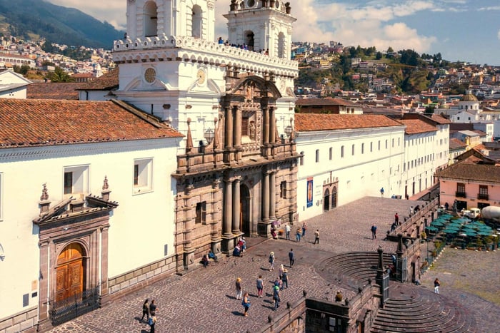 Quito: panoramische stadstour en transfer naar de luchthaven