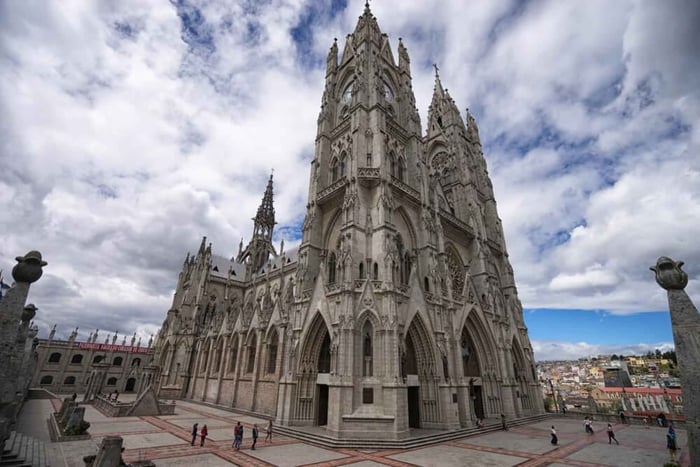 Romantic Quito: A Stroll for Two Through the Historic Center