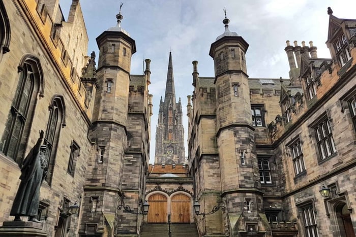 Edinburgh: guided tour of Old Town with a historian