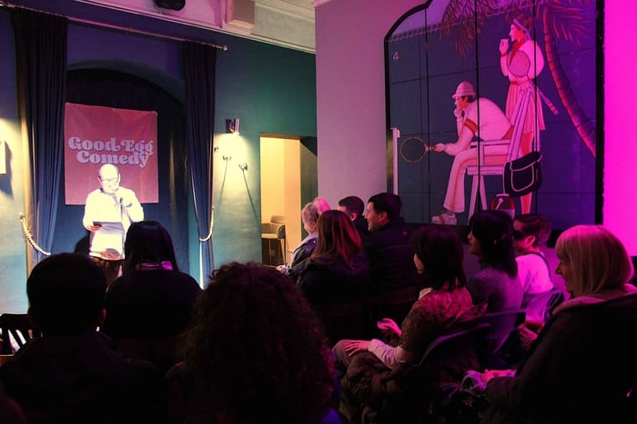 Edinburgh: Schotse comedy-avond in een cocktailbar in de oude stad