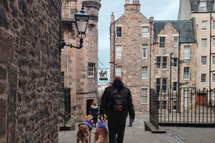 Tour a pie con narración de historias en Edimburgo hasta Greyfriars Bobby