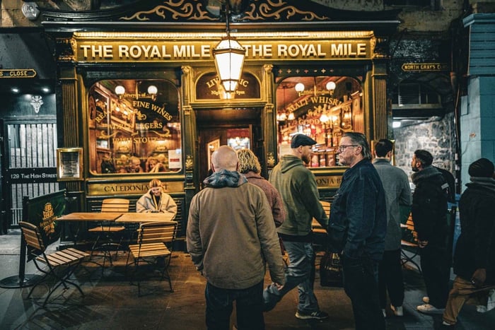 Edinburgh: The Scottish Pub Experience