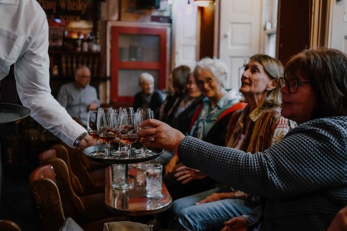 Edinburgh: Whisky Tasting and Storytelling in a Historic Pub