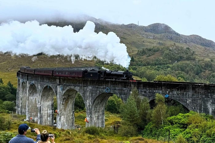 Fra Edinburgh: Glenfinnan Viadukt, Glencoe og højlandstur
