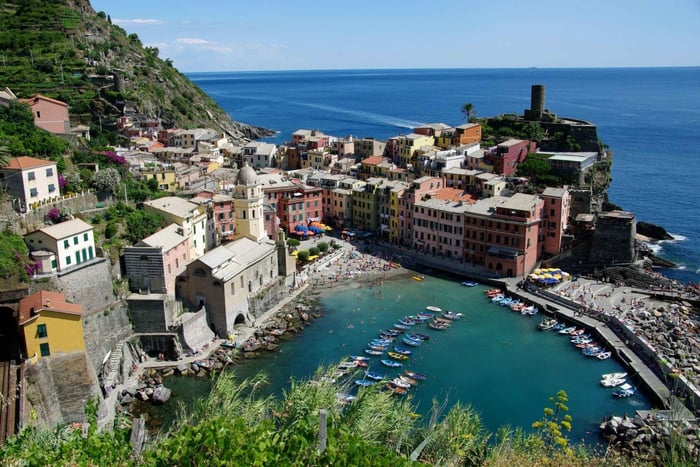 Florence: Cinque Terre Day Trip with Optional Hiking or Pisa