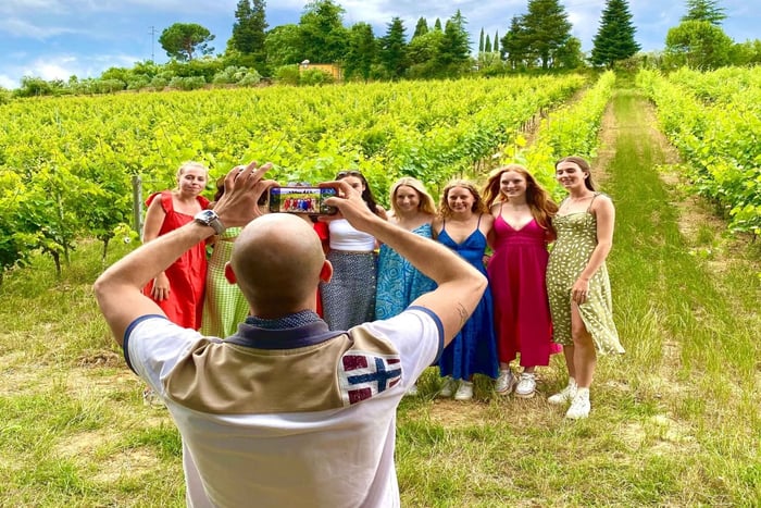 Florença: Visita ao campo com prova de vinhos e aula de massas