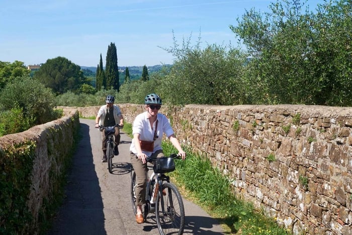 Firenze: tour in e-bike in Toscana con cantina e degustazione di vini