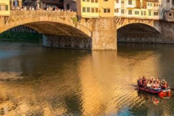 Firenze dall’Arno: tour fluviale interattivo con storia e fotografia