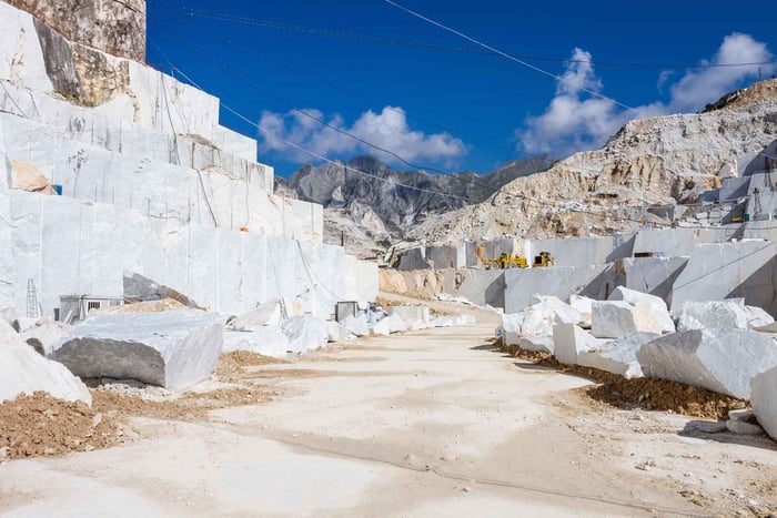 Vanuit privétour naar de marmergroeven van Carrara en een wijnmakerij