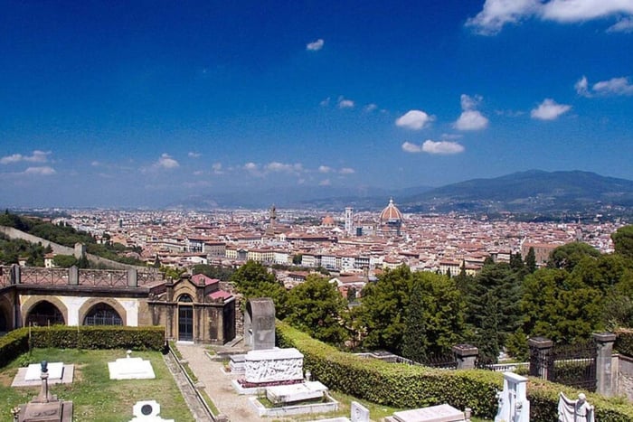 Guided Tour of the San Miniato Cemetery: The quietest museum in Florence