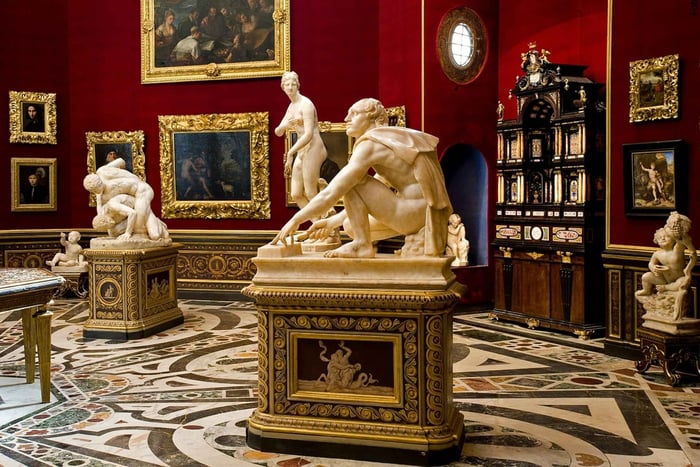 Guided tour with ticket included for the Uffizi Gallery