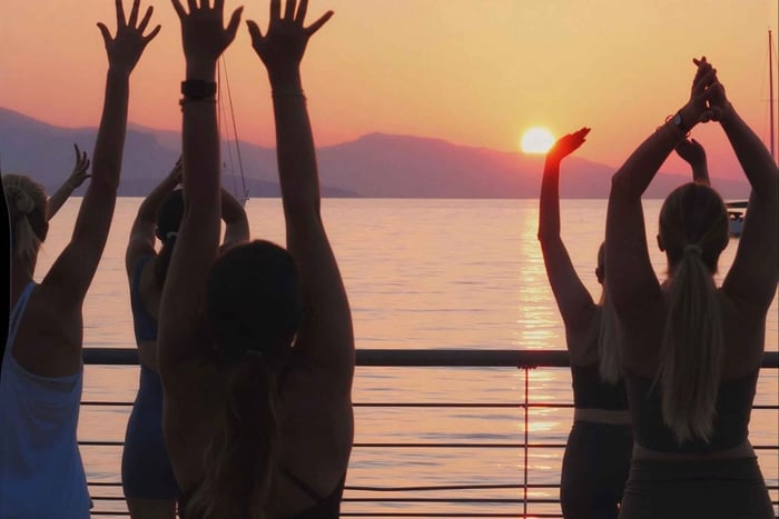 Antibes : Sunrise Yoga Flow by the Sea