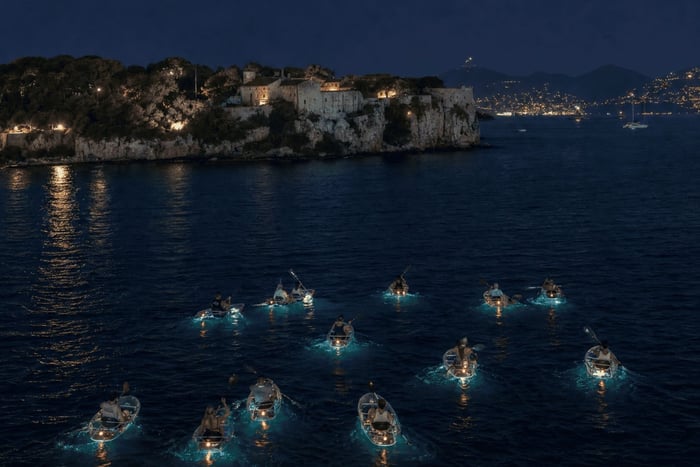 Cannes: Self-Guided Sunset Kayak Rental